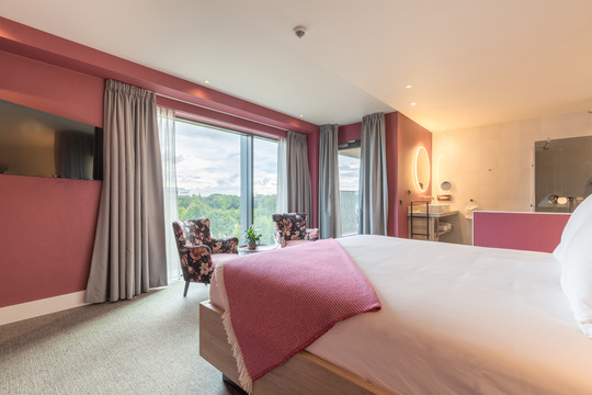Superior room with shower, bath and balcony